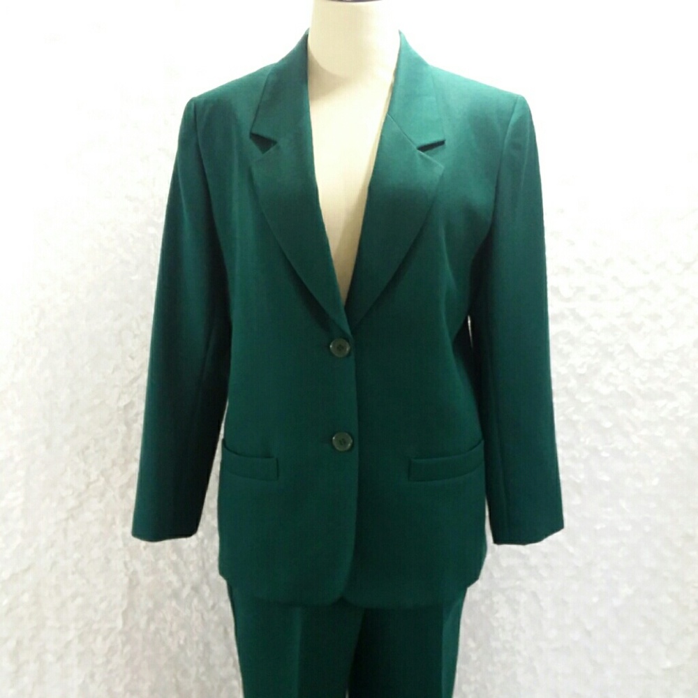 VINTAGE Petite Dark Green Blazer and Pants Suit
